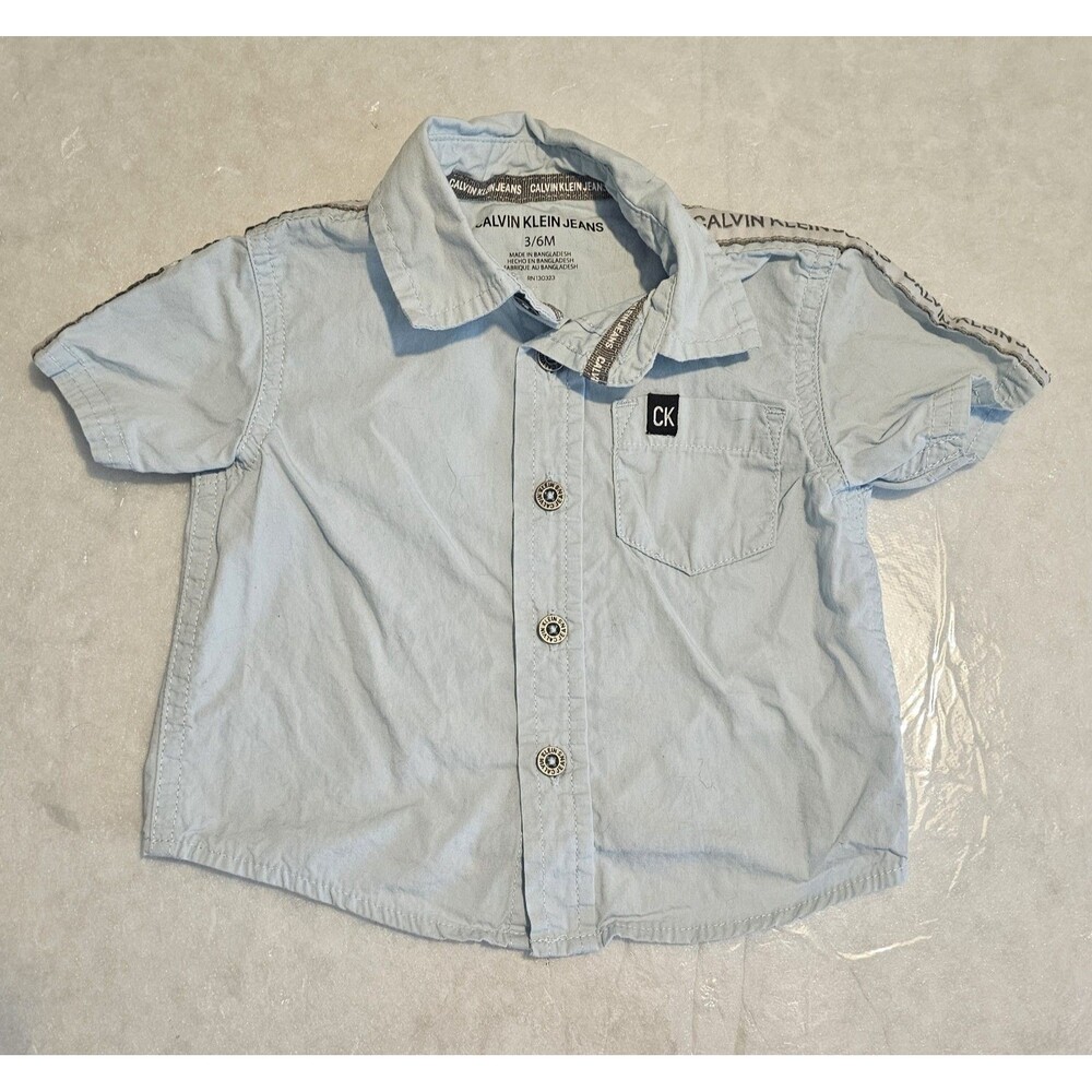Calvin Klein Jeans Baby Boy Button Up Blue Shirt Size 3-6 Mo Pocket Sleeve Logo